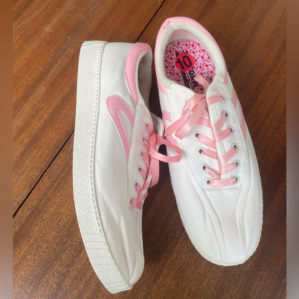 Tretorn Size 10 Women’s Sneakers